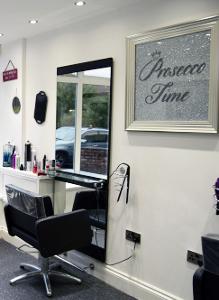 We have a modern chique hair salon...